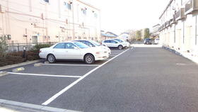 16/16 駐車場