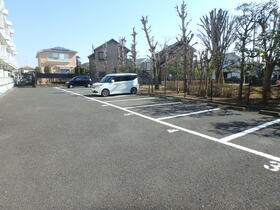 14/14 駐車場