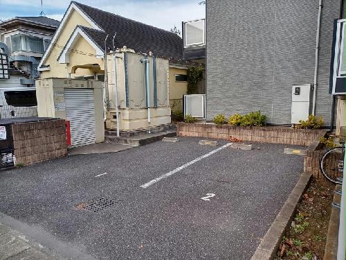 14/14 駐車場