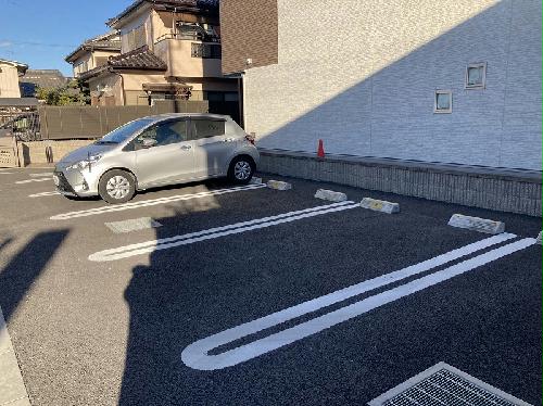14/14 駐車場