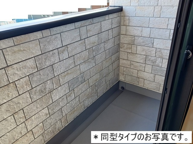 13/20 バルコニー