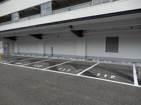 16/16 駐車場