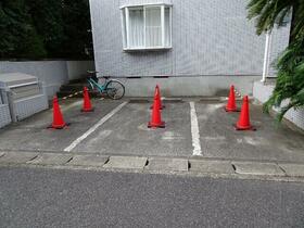 16/16 駐車場