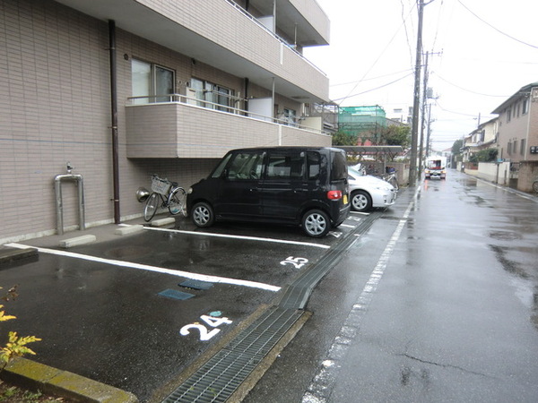18/29 駐車場