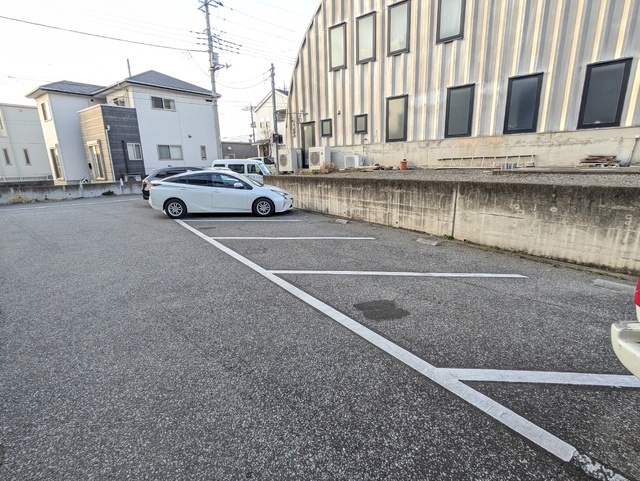 22/22 駐車場