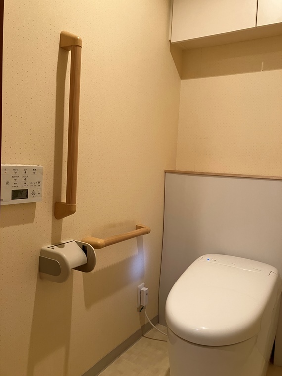 2/4 トイレ