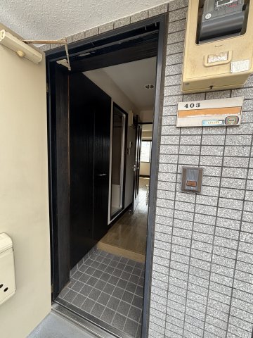 13/27 玄関