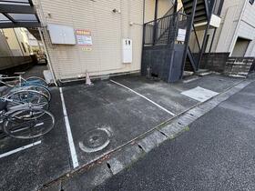 16/16 駐車場