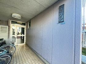 2/2 エントランス