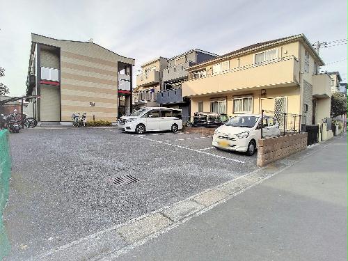 14/14 駐車場