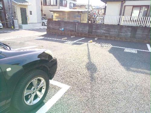 14/14 駐車場