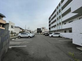 16/16 駐車場