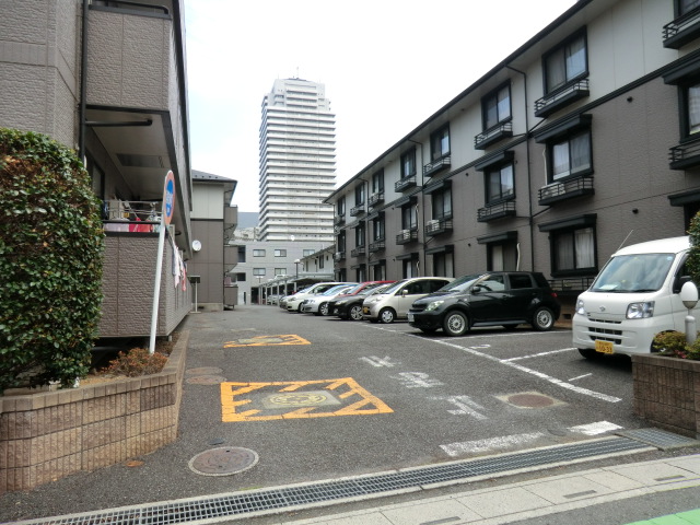 22/30 駐車場