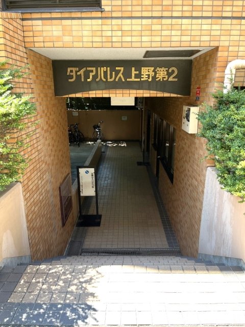20/22 エントランス