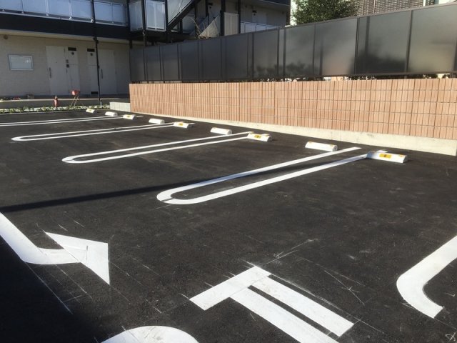 16/16 駐車場