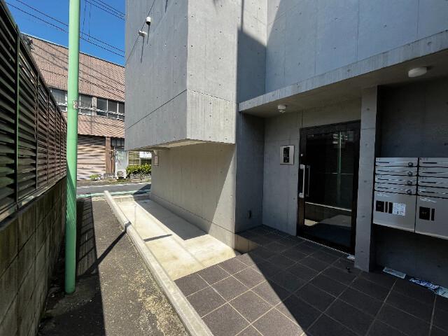 2/3 エントランス