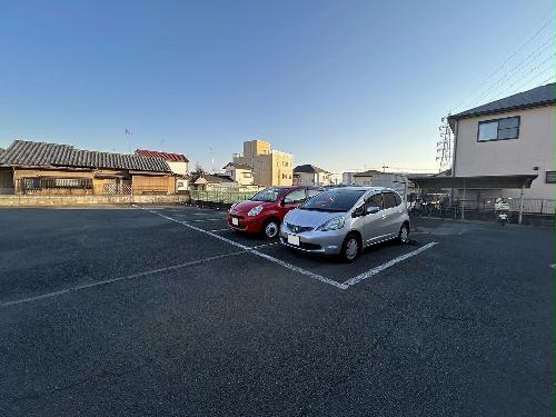 3/3 駐車場