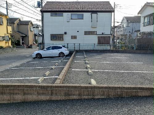 14/14 駐車場