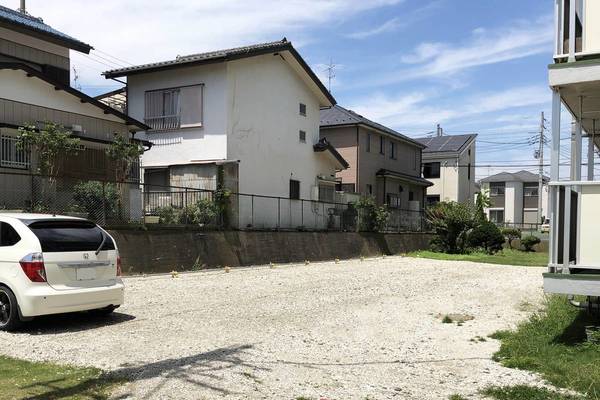16/16 駐車場