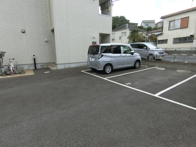 17/17 駐車場