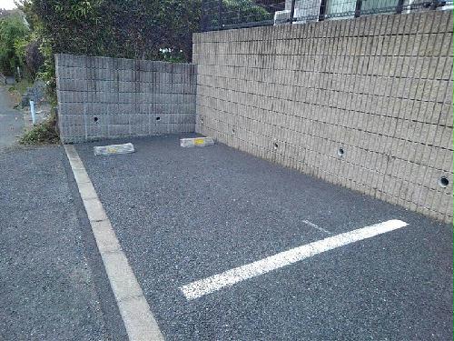 14/14 駐車場