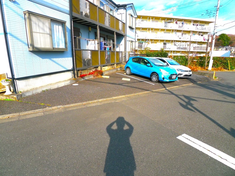 13/13 駐車場
