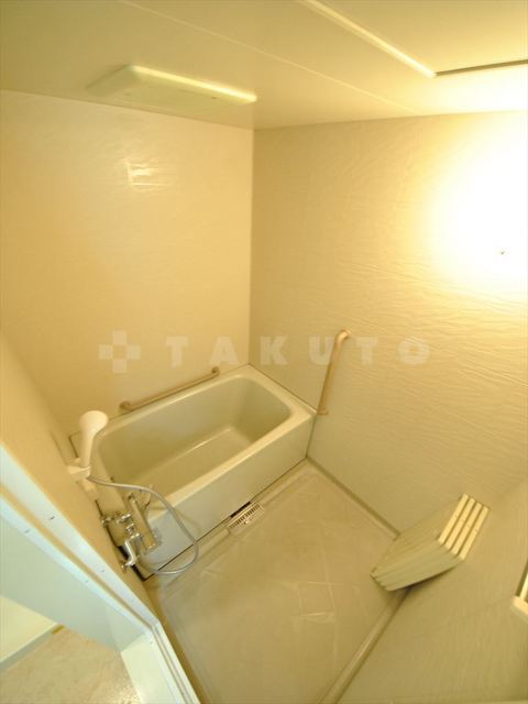 13/30 浴室