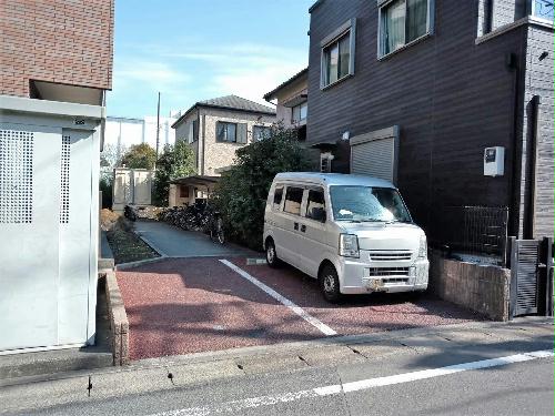 14/14 駐車場