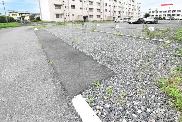 16/16 駐車場