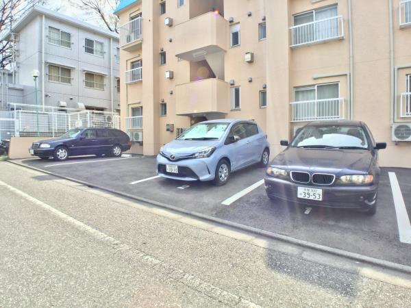 2/2 駐車場