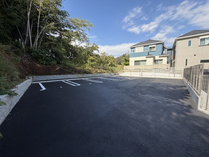 16/16 駐車場