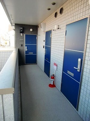 2/4 エントランス