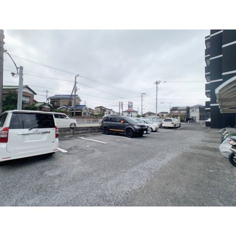 22/23 駐車場