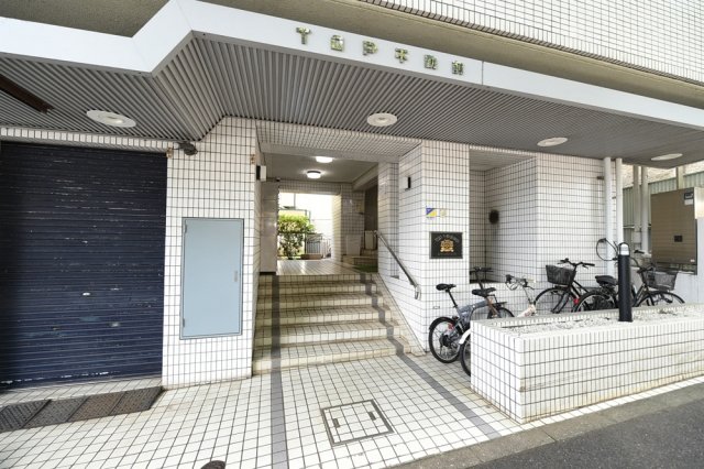 13/16 エントランス