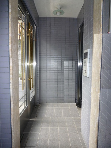 3/4 エントランス