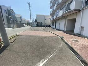 16/16 駐車場