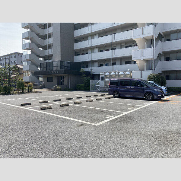 14/15 駐車場