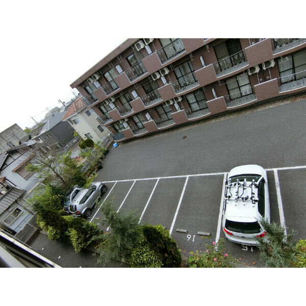18/19 駐車場