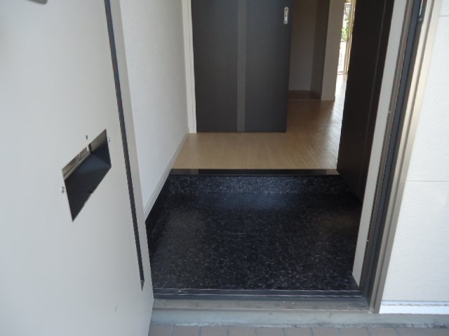 14/27 玄関