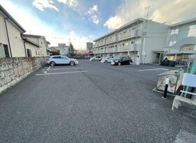 18/18 駐車場