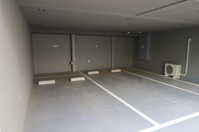 17/17 駐車場