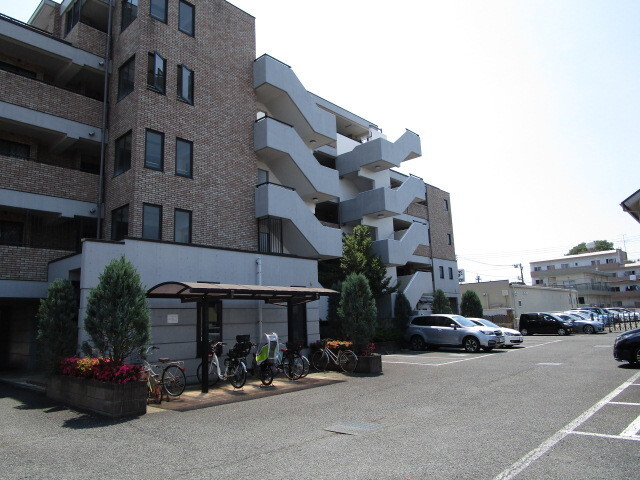 2/3 駐車場