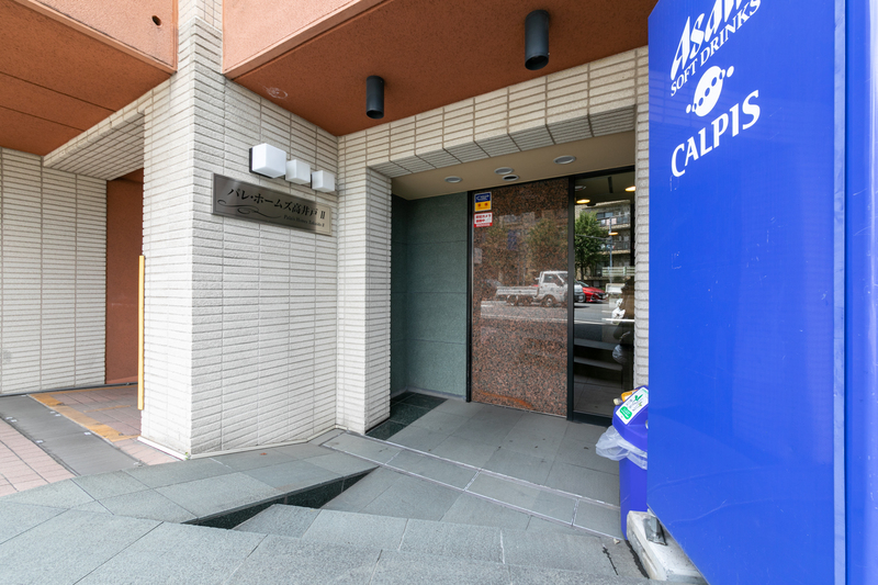 2/2 エントランス