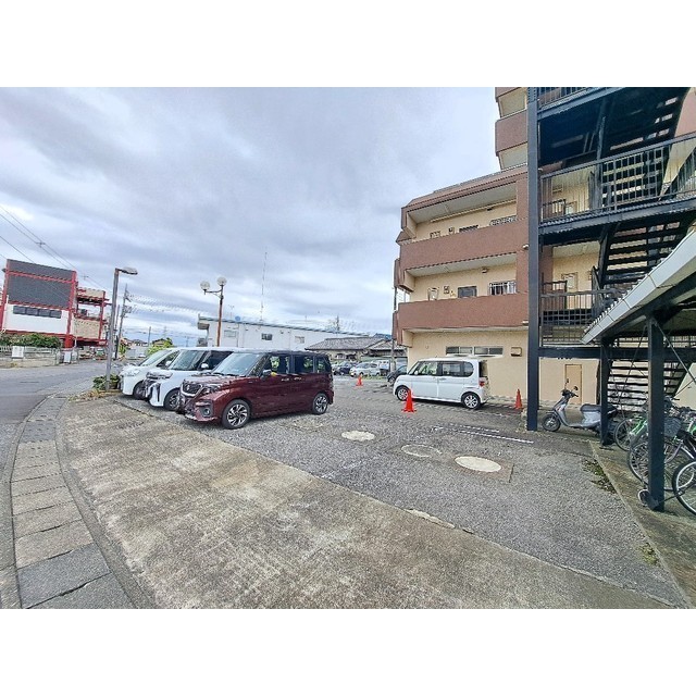 26/30 駐車場