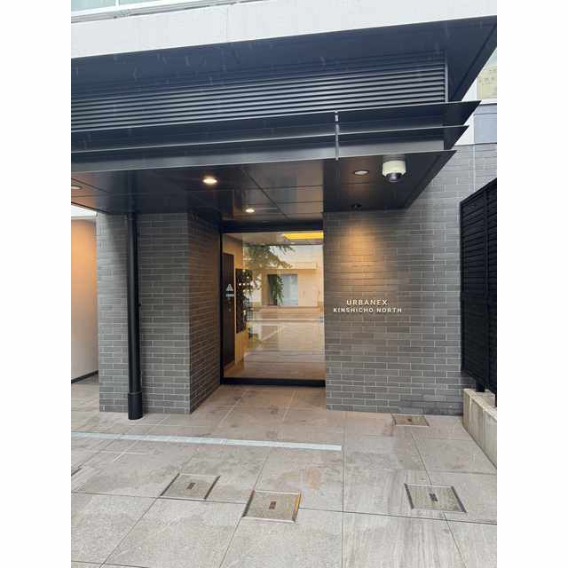 5/5 エントランス
