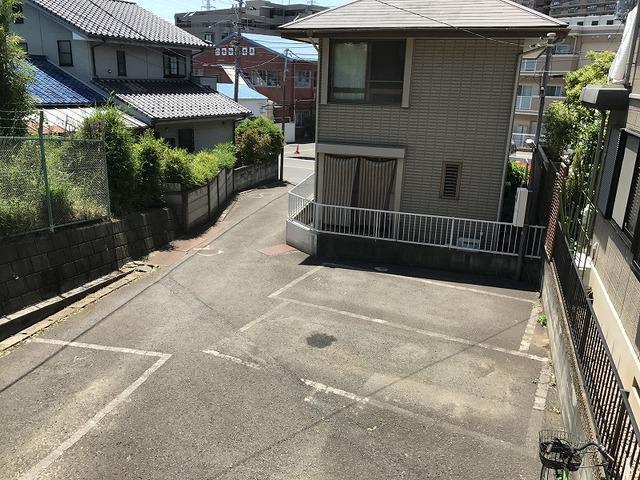 18/23 駐車場