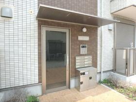 16/16 エントランス