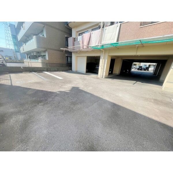 13/15 駐車場