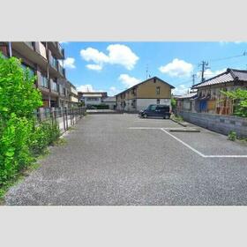 3/3 駐車場