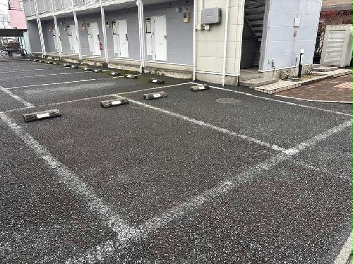 14/14 駐車場